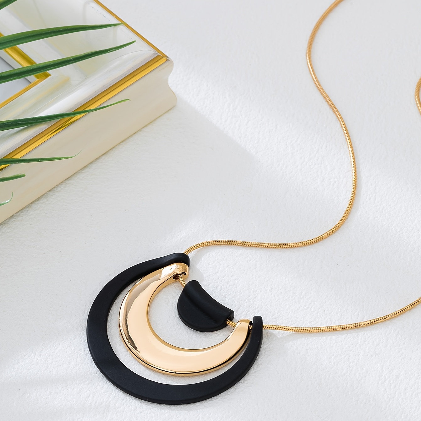 U-Shaped Necklace, Vintage Geometric Minimalist Design